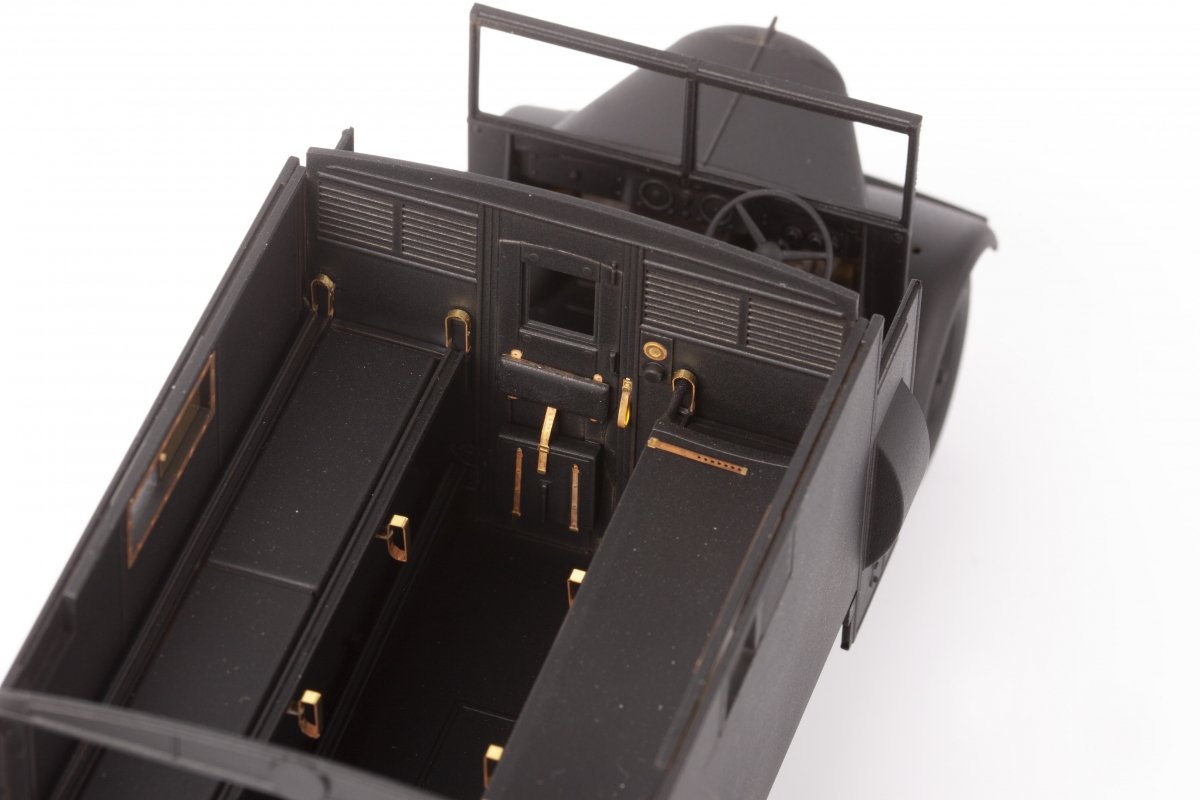 Eduard 36493 Austin K2/Y ambulance AIRFIX 1/35 – image 7