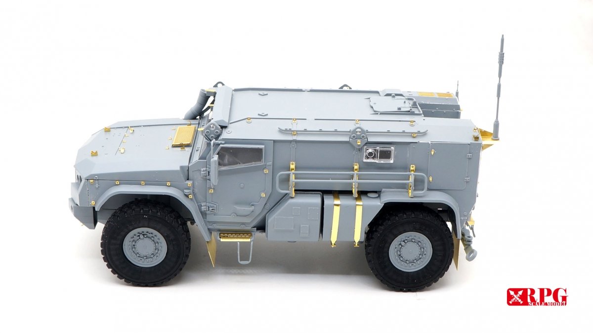 RPG Modèle 35021 KAMAZ K-4386 Typhoon-VDV Véhicule blindé protégé contre les mines Type initial 1/35  – immagine 2