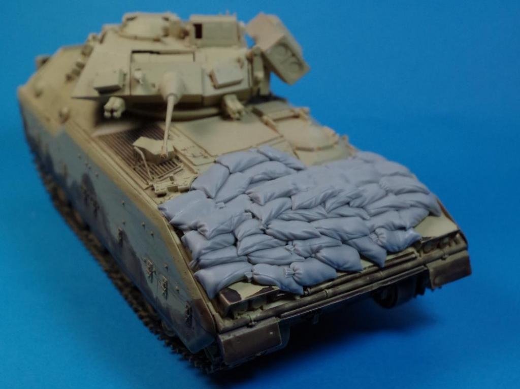 Panzer Art RE35-242 Blindage sable pour M2 « Bradley » 1/35 – image 3