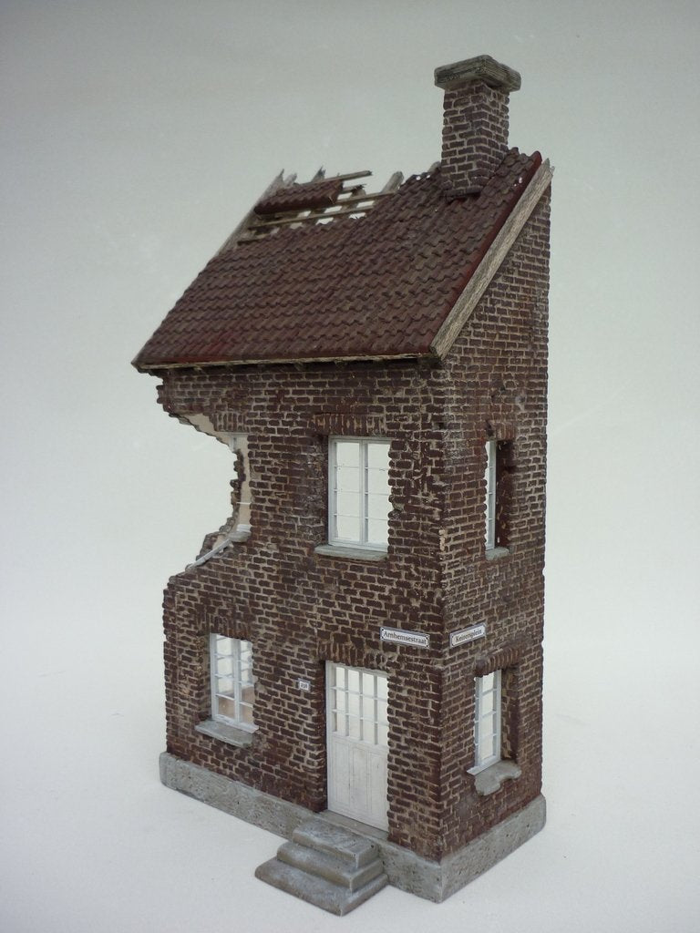 RT-Diorama 35163 Vieille maison en briques 1/35 – Bild 6