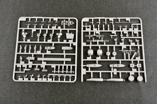 Trumpeter 05628 Porte-avions de la marine allemande DKM Peter Strasser 1/350 – immagine 8
