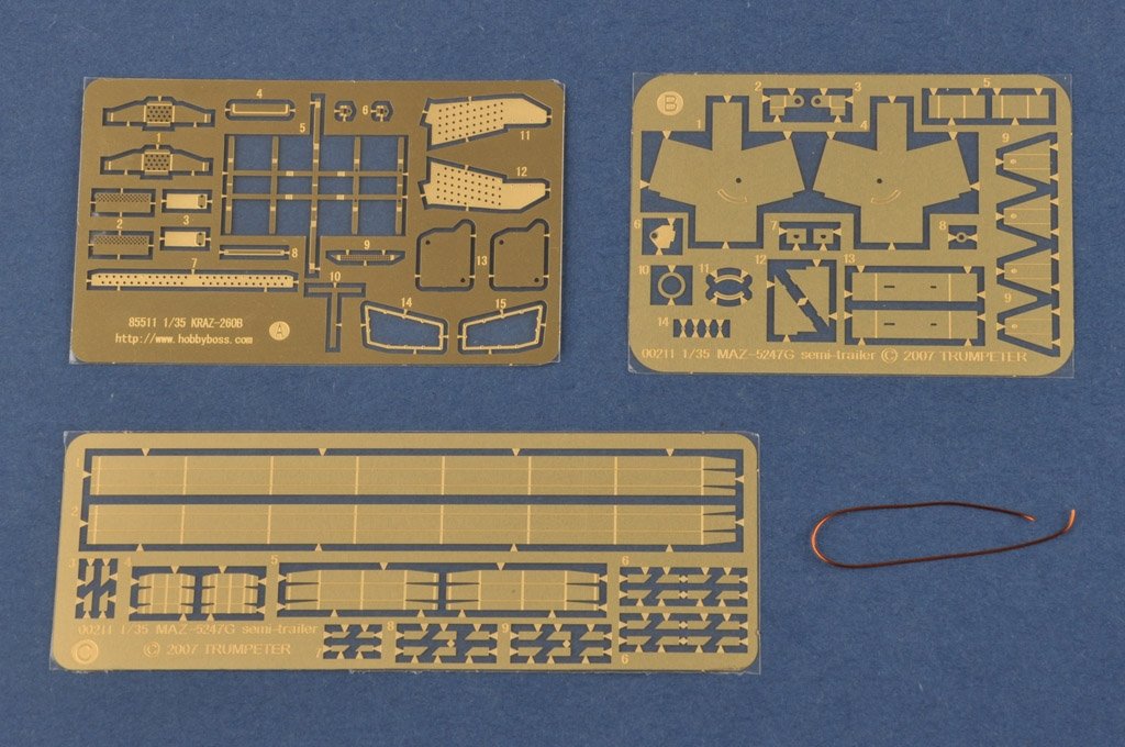 Hobby Boss 85523 Tracteur russe KrAZ-260B avec semi-remorque MAZ/ChMZAP-5247G 1/35 – image 15
