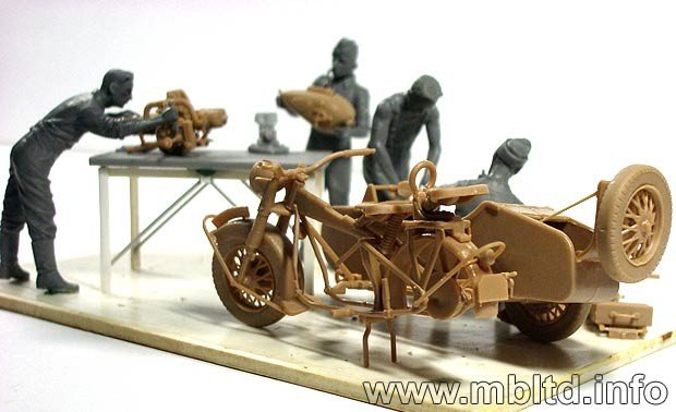 Master Box 3560 Équipe de réparation de motos allemandes (1/35) – Bild 10