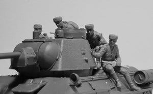 ICM 35640 Cavaliers de chars soviétiques (1943-1945) 4 figurines 1/35 – image 5