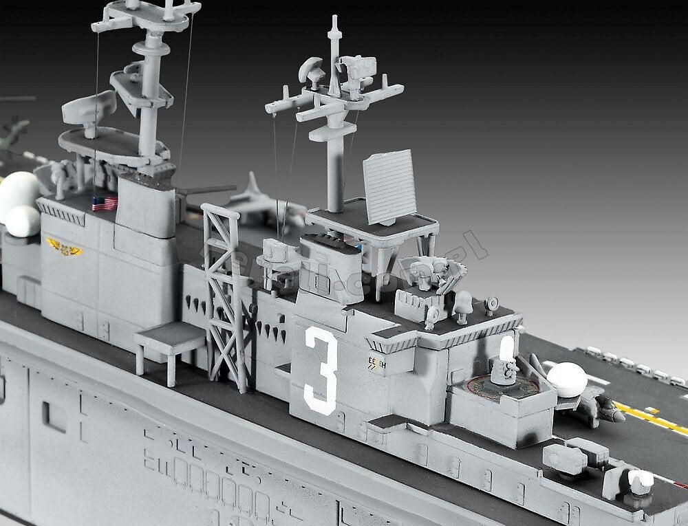 Revell 05178 Porte-avions d&amp;#39;assaut USS WASP CLASSE 1/700 – immagine 6