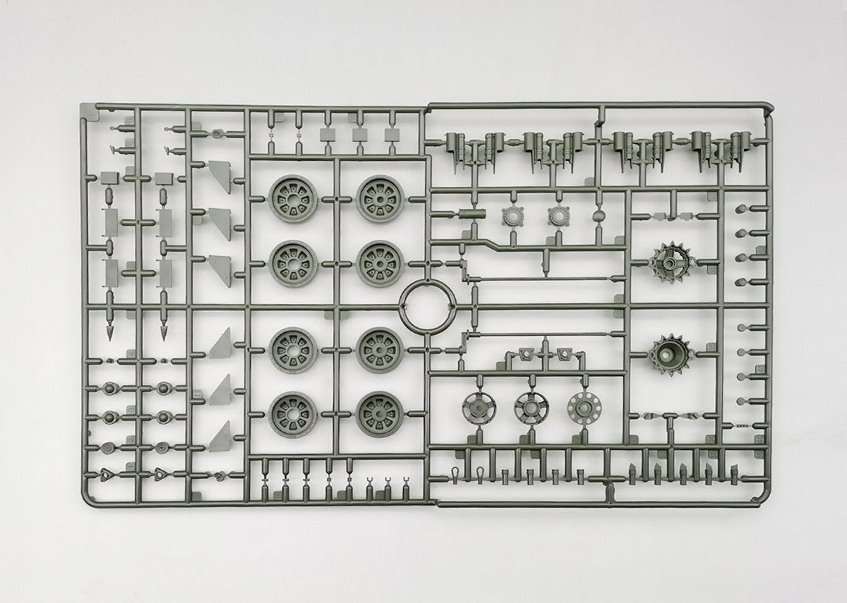 Maquette Amusing Hobby 35A050 du char de combat principal russe T-90A, intérieur complet, échelle 1/35 – image 11