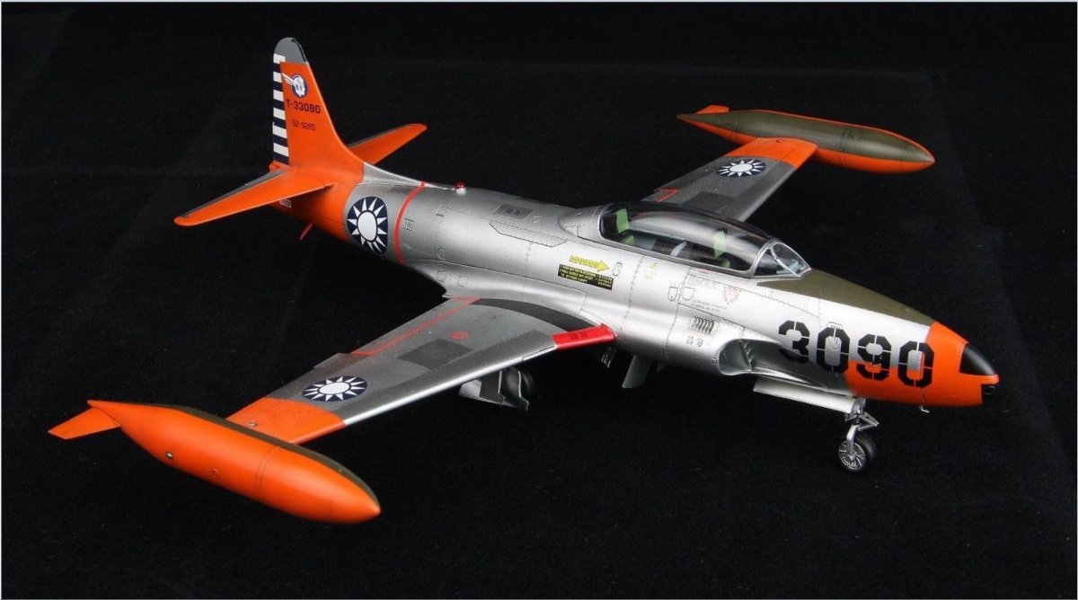 Great Wall Hobby S4805 RoCAF T-33A Shooting Star 1/48 – image 5