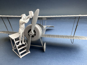Maquette Copper State Models F32-054 Mécanicien RNAS avec boîte 1/32  – image 2