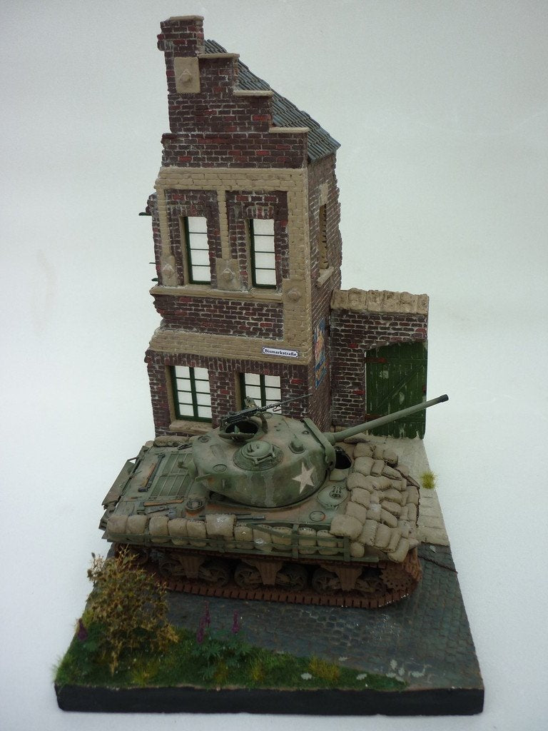 RT-Diorama 35202 Socle de diorama : Ruine de maison en briques 1/35  – immagine 8