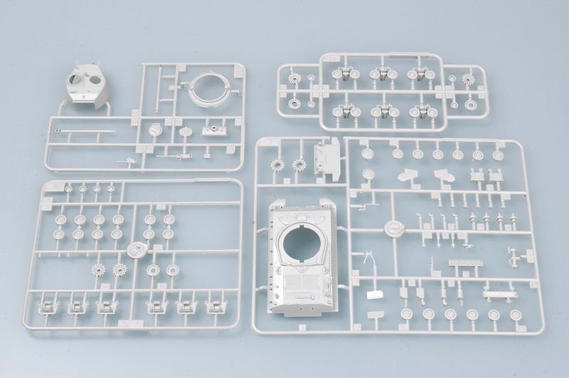 Trumpeter 07225 Char M4A3E8 (chenille T66) (1/72) – image 3