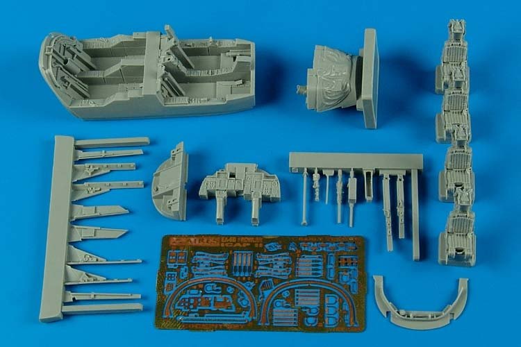 Kit de cockpit tardif Aires 7270 EA-6B Prowler ICAP-2 au 1/72 Hasegawa