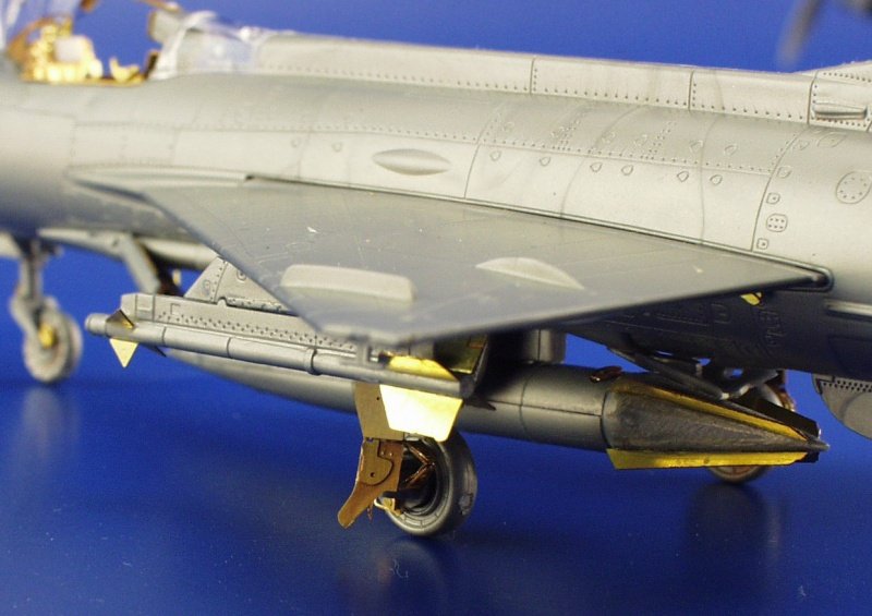 Eduard 73260 MiG-21F-13 Fishbed C 1/72 REVELL – Bild 7