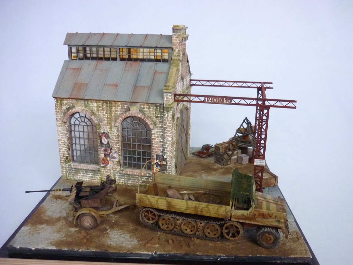 RT-Diorama 35292 Socle de diorama : « Hangar ferroviaire » 1/35 – immagine 10