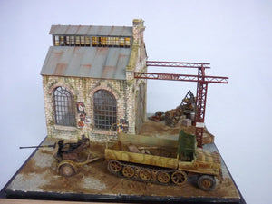 RT-Diorama 35292 Socle de diorama : « Hangar ferroviaire » 1/35 – immagine 10