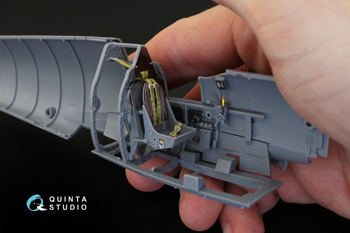 Intérieur du Spitfire Mk.VIII de Quinta Studio QD32019, imprimé en 3D et coloré sur papier décalcomanie (pour maquette Tamiya) au 1/32 – image 3
