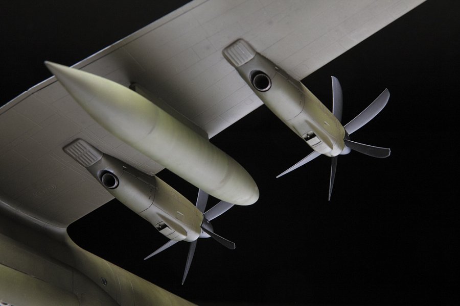 Zvezda 7325 Avion de transport militaire américain C-130J 1/72 – immagine 5