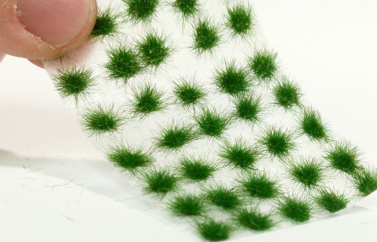 Scène miniature 050-22S Petites touffes Début d'été