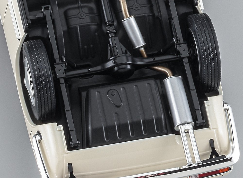 Hasegawa HC44 Isuzu 117 Coupé Première Version (1968) 1/24 – image 9