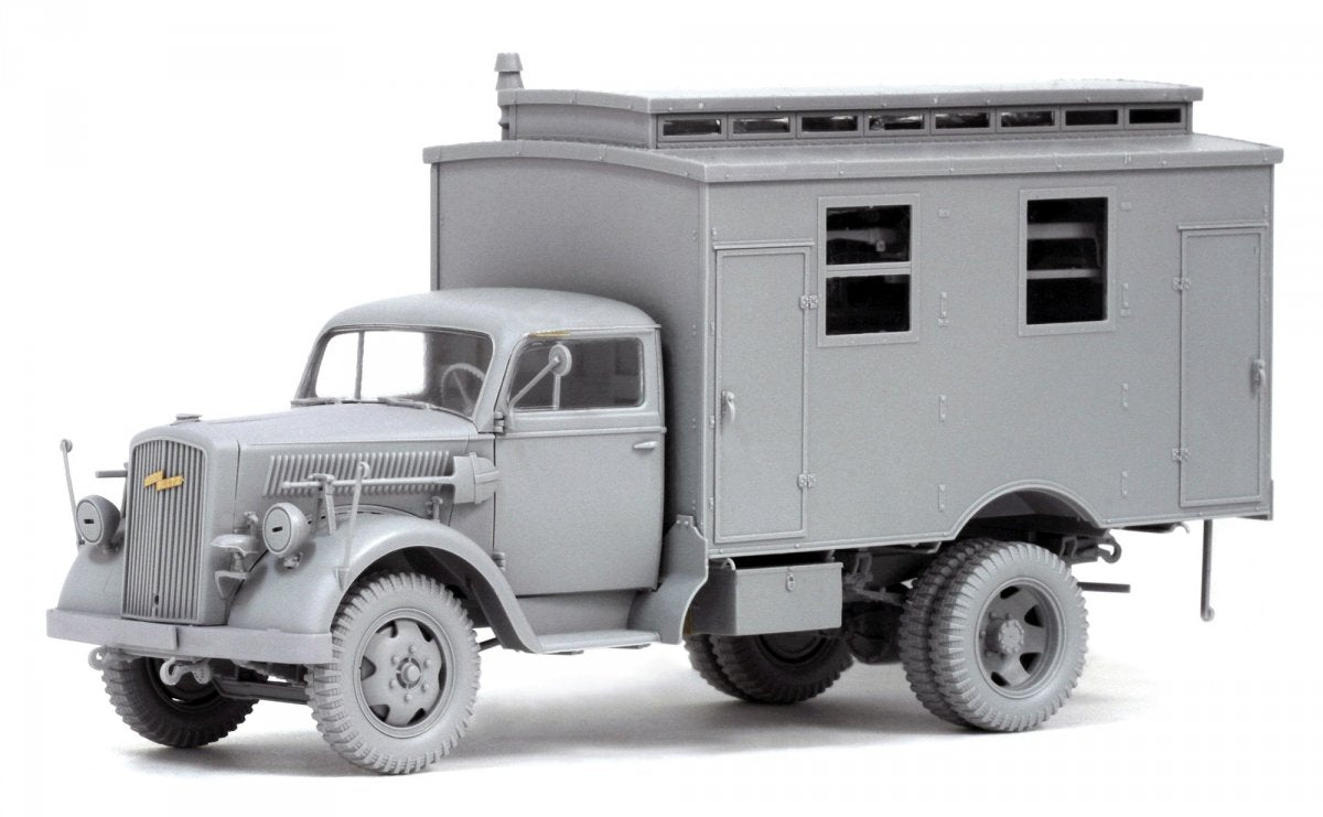 Camion ambulance allemand Dragon 6790 de la Seconde Guerre mondiale (1/35) – immagine 3