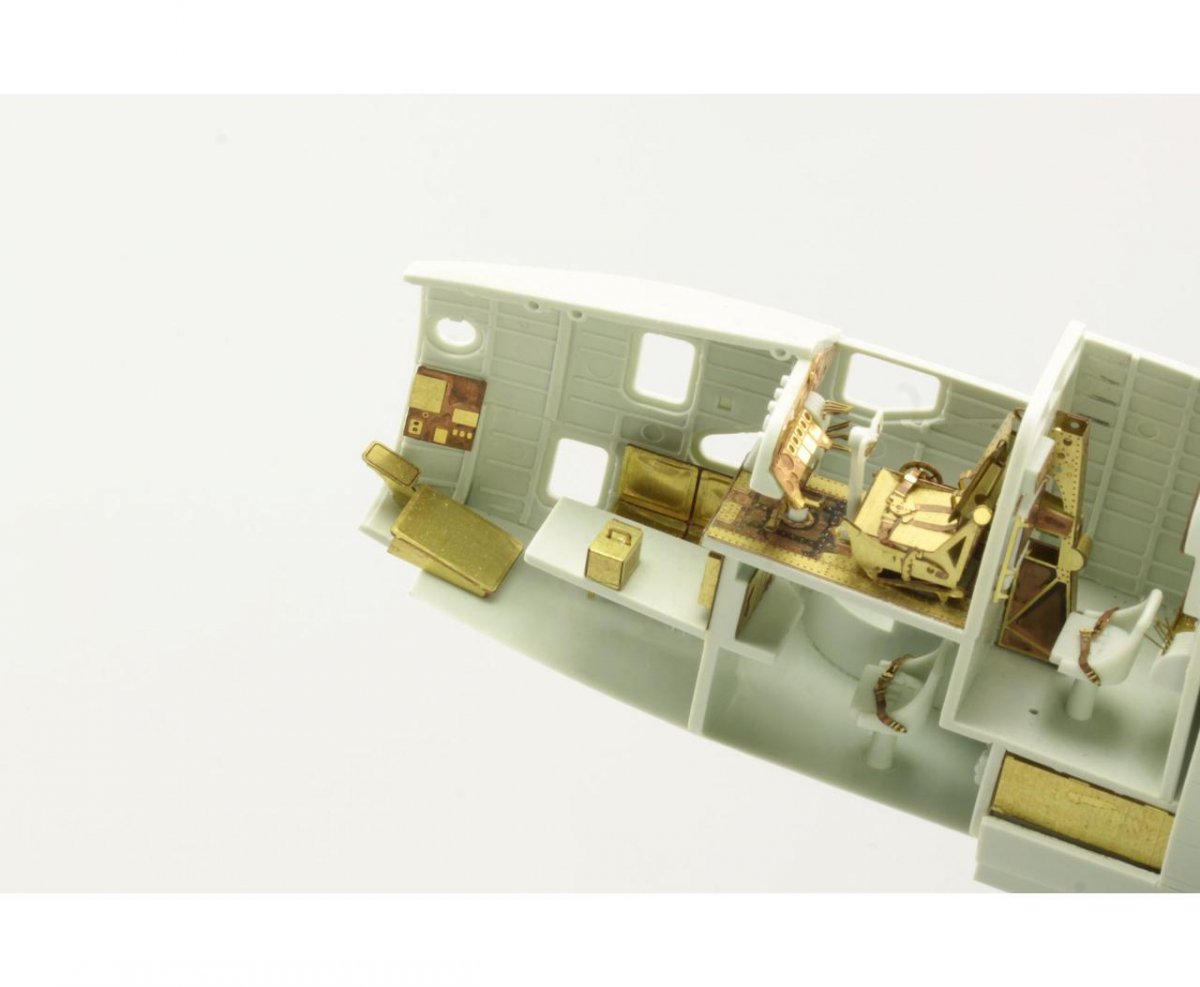 Intérieur du Halifax B Mk. III Eduard 73561 REVELL 1/72 – image 6