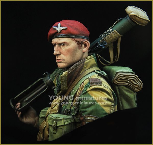 Young Miniatures YM1871 Parachutistes britanniques de la Seconde Guerre mondiale avec PIAT 1/10 – image 3