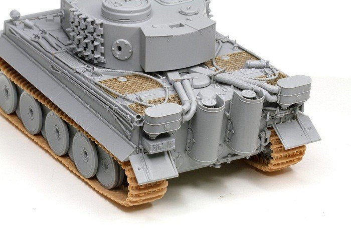 CYBER HOBBY 9142 Pz.Kpfw.VI Ausf.E Tiger I Early (1/35) – image 3