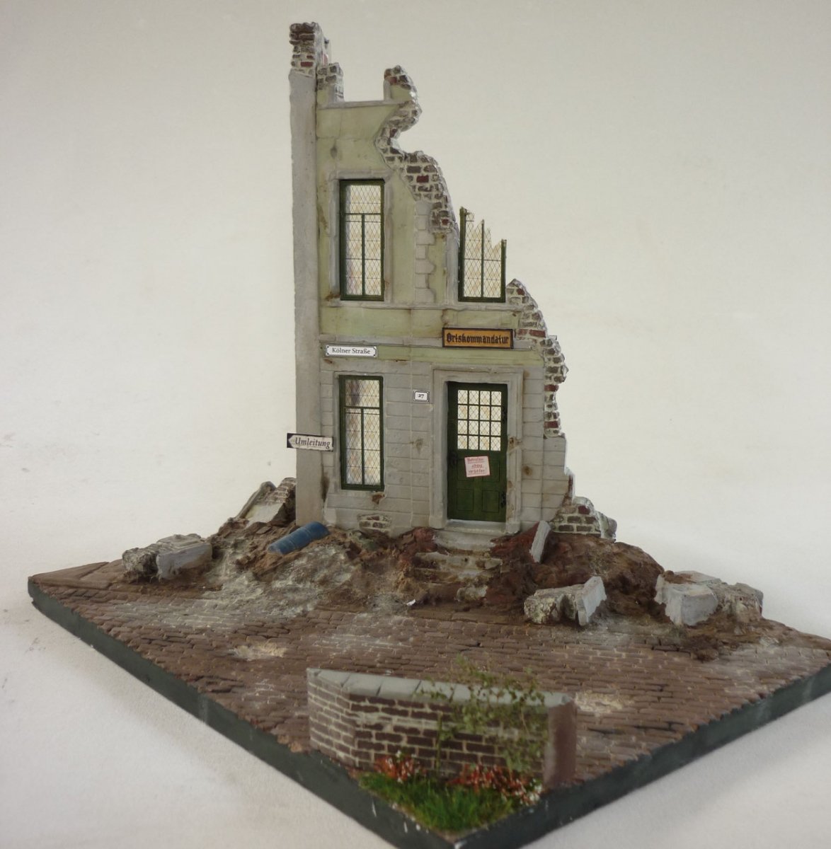 RT-Diorama 35252 Diorama-Base: Corner Ruin Berlin 1/35 – zdjęcie 10