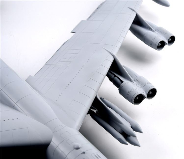 Modelcollect UA72200 B-52H US Stratofortress Bombardier stratégique 1/72 – imagen 11