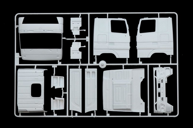 Italeri 3884 Mercedes-Benz Actros MP3 (1/24)  – image 4