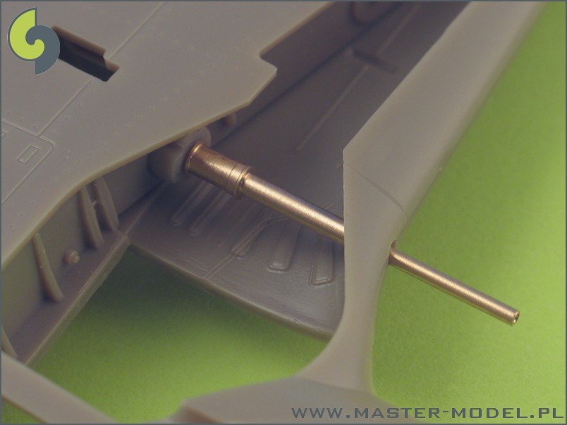 Ensemble d&amp;#39;armement Master AM-48-017 Fw 190 A2 - A5 (embouts de canon MG 17, canons MG FF, canons MG 151 dans des carénages) et tube Pitot (1/48) – image 2