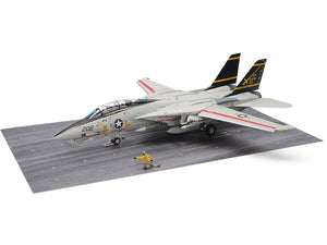 Tamiya 61122 Grumman F-14A Tomcat (modèle récent) Coffret de lancement sur porte-avions 1/48 – image 4