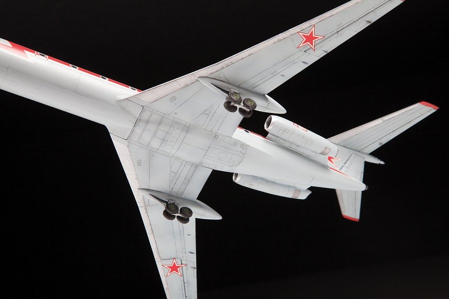 Zvezda 7036 Tupolev Tu-134UBL &amp;quot;Crusty-B&amp;quot; 1/144 – Bild 3