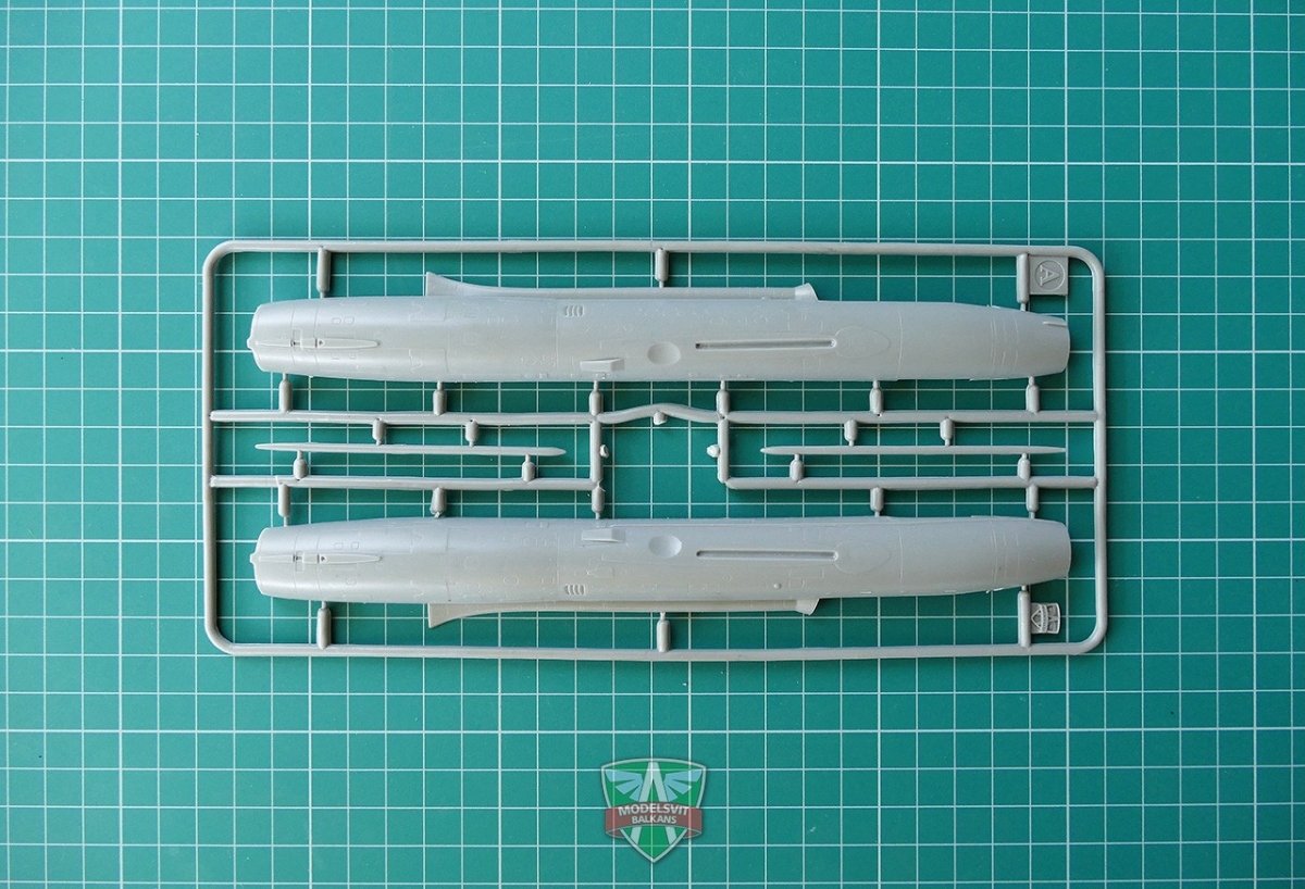 Modelsvit 72005 Sukhoi Su-7U (Entraîneur) 1/72 – image 7