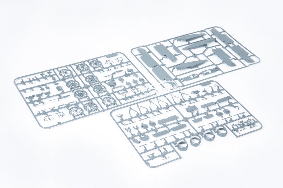 Eduard 82182 Z-226MS Trené 1/48 – image 14