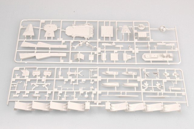 Trumpeter 04518 MARINE RUSSE MOSKVA (1/350) – immagine 6