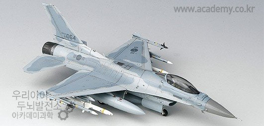 Academy 12418 KF-16C Fighting Falcon 1/72 – zdjęcie 3