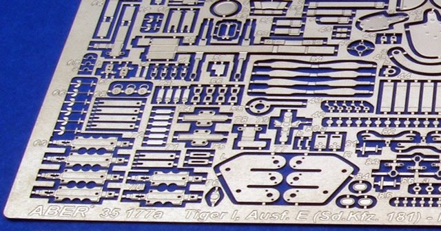 Aber 35177 Sd.Kfz.VI Ausf.E Tiger I, production initiale (1/35) – immagine 2