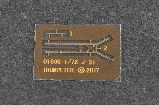 Trumpeter 01666 Shenyang J-31 Gyrfalcon (Salon aéronautique de Chine 2014) (1/72) – image 9