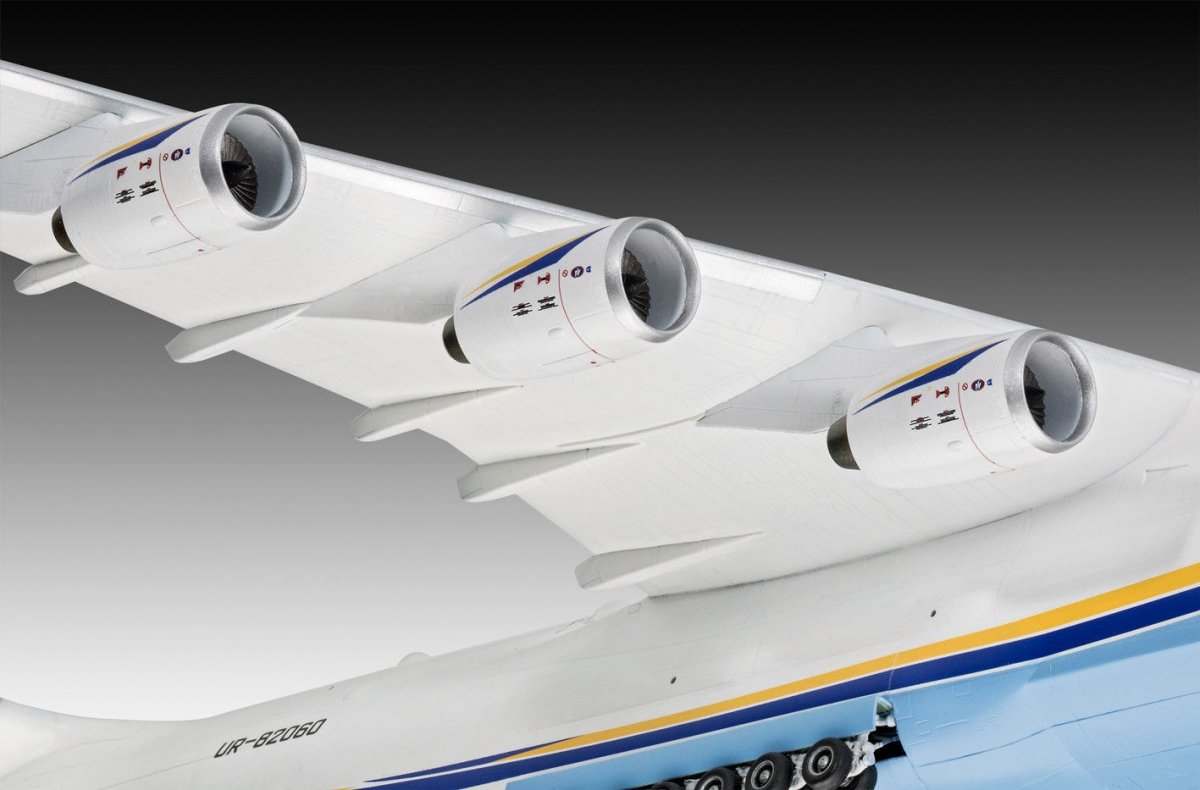 Revell 04958 Antonov AN-225 Mrija 1/144 – image 4