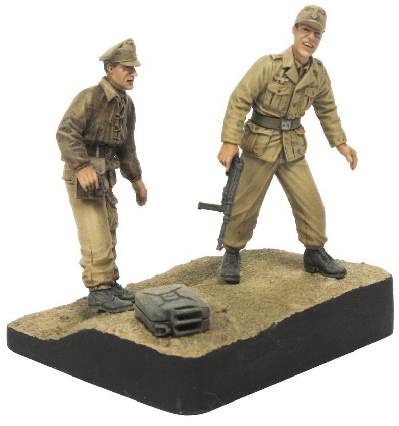 Figurines Hobby Fan HF536 Sdkfz11 CREW(3) AFRIKAKORPS-2 avec socle 1/35