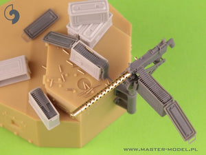 Master GM-35-087 Browning M1919 A4 .30 cal (7,62mm) - z uchwytem plot. M20 (używany np. na M3 Stuart) lub z kołyską D7431 (np. M3 Scout Car) 1/35 – zdjęcie 5