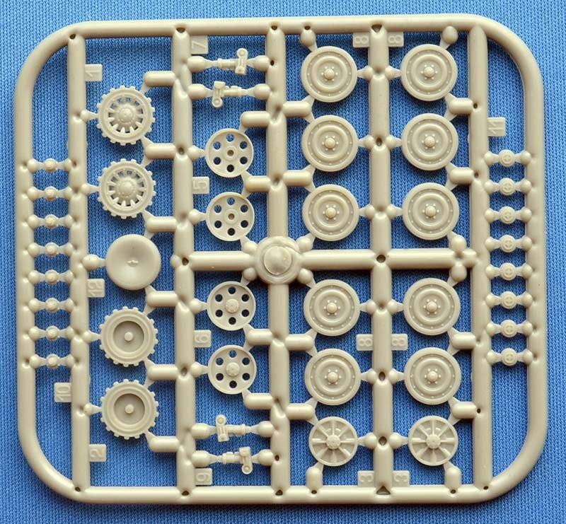 ACE 72453 AMX Mk.61 Obusier automoteur de 105 mm 1/72 – immagine 3