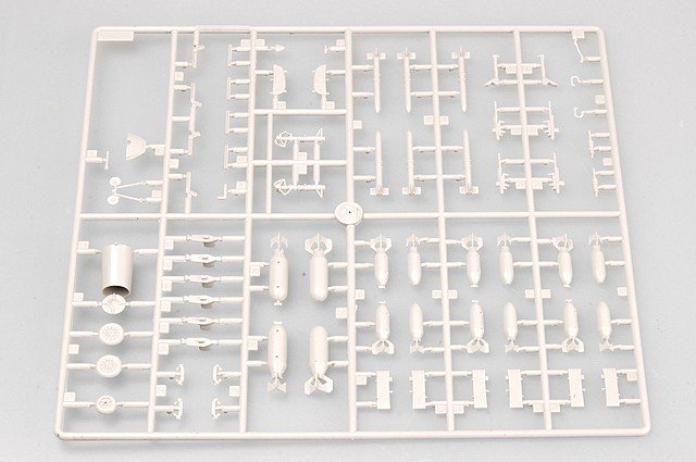 Trumpeter 02832 US.NAVY F9F-2 PANTHER 1/48 – image 6