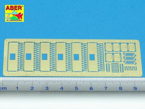 Aber 35A103 Portes de coffres de rangement latéraux pour véhicules blindés de transport de troupes pour Sd. Kfz. 251, Ausf.D et Sd. Kfz. 250 Noé (1/35) – image 2