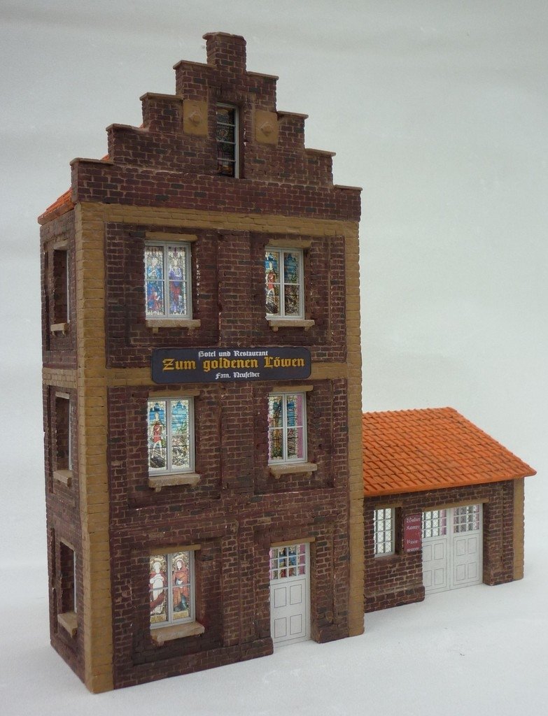 RT-Diorama 35248 Façade de maison européenne 1/35 – imagen 6
