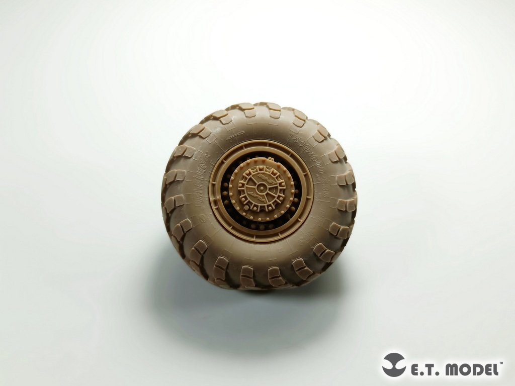 Roues affaissées pour le kit Trumpeter au 1/35 du système de missile balistique russe ET Model P35-125 « ISKANDER-M » – immagine 3