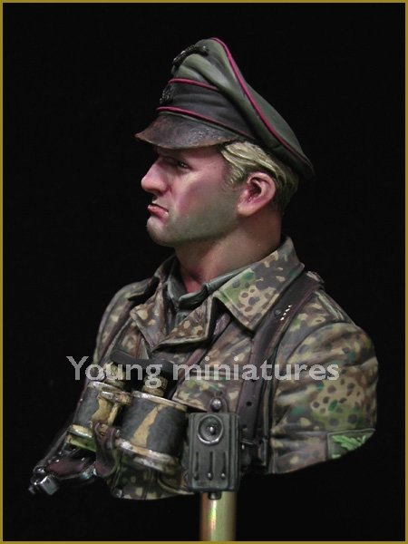 Young Miniatures YM1831 Officier SS allemand de la Waffen-SS 1944 1/10 – image 4