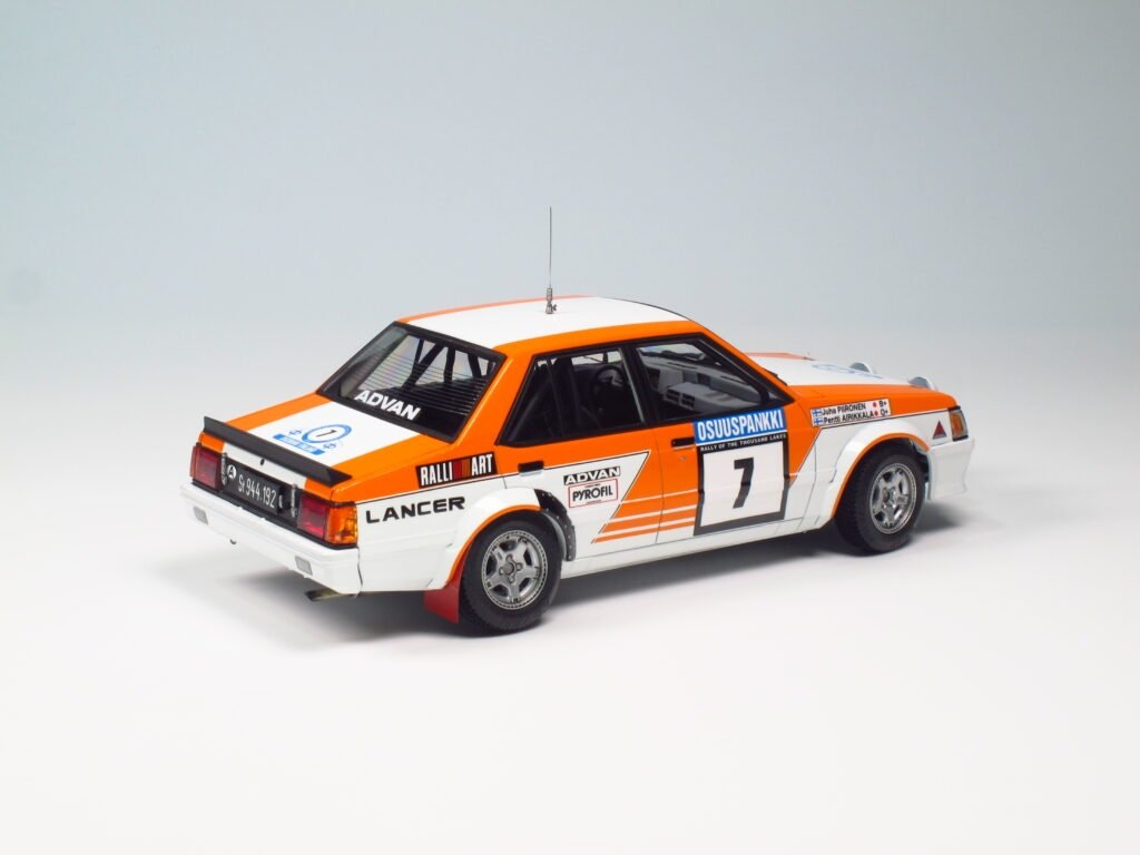 NuNu PN24018 MITSUBISHI LANCER TURBO 82 RALY 1000 LAKES 1/24  – image 3