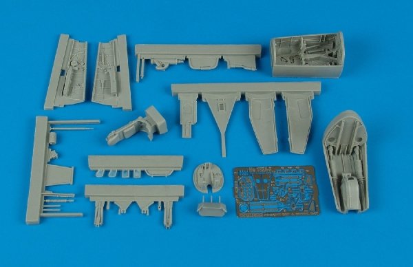 Ensemble cockpit et puits de train d&amp;#39;atterrissage Aires 4359 He 162A 1/48 Tamiya