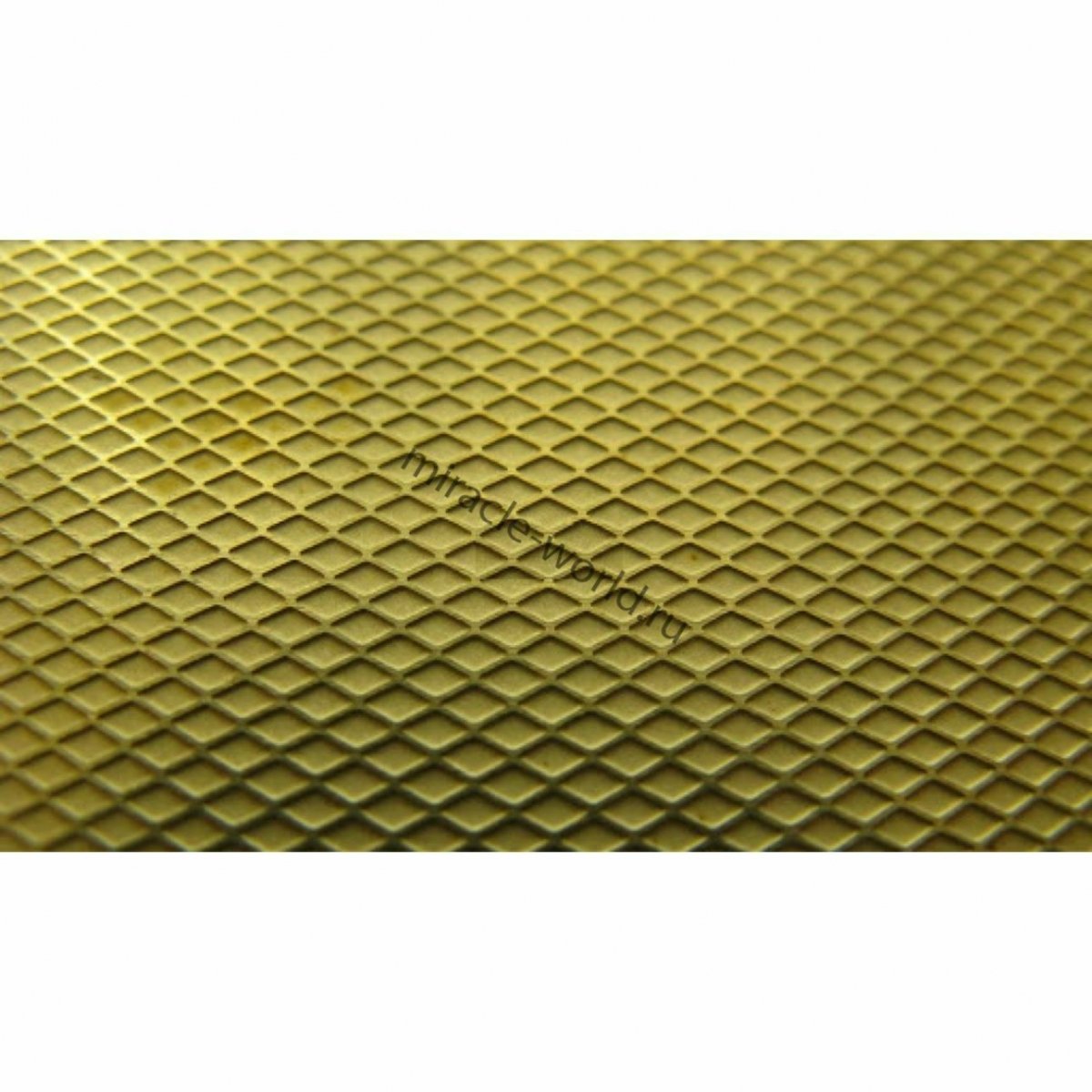 Feuille profilée Microdesign MD 000201 (antidérapante). Format A5, losanges 0,35 x 0,9 mm, épaisseur 1/35